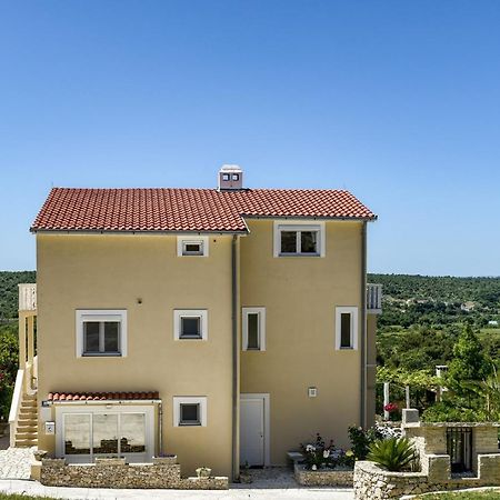 Haus Lilli Mit Pool Leilighet Ražanac Eksteriør bilde